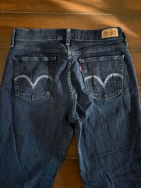Levi's 505 Dark Indigo Straight Leg Jeans with Embroidered Pockets Size 28